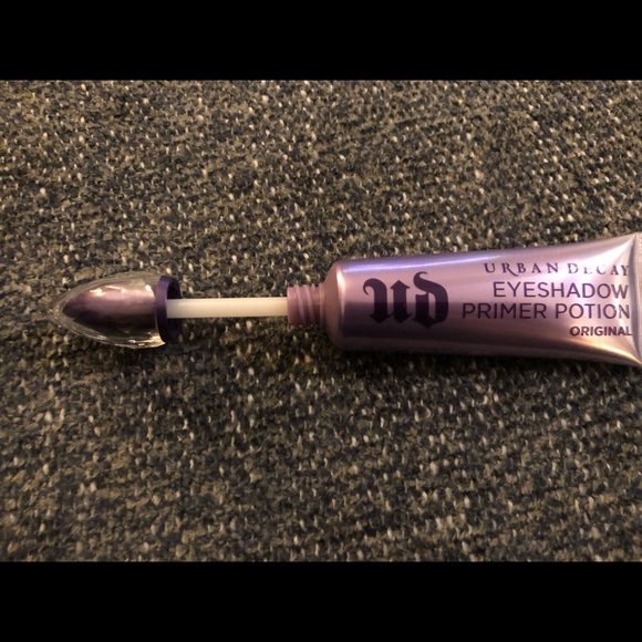 Urban Decay Eyeshadow Primer Potion - Picture 2 of 5